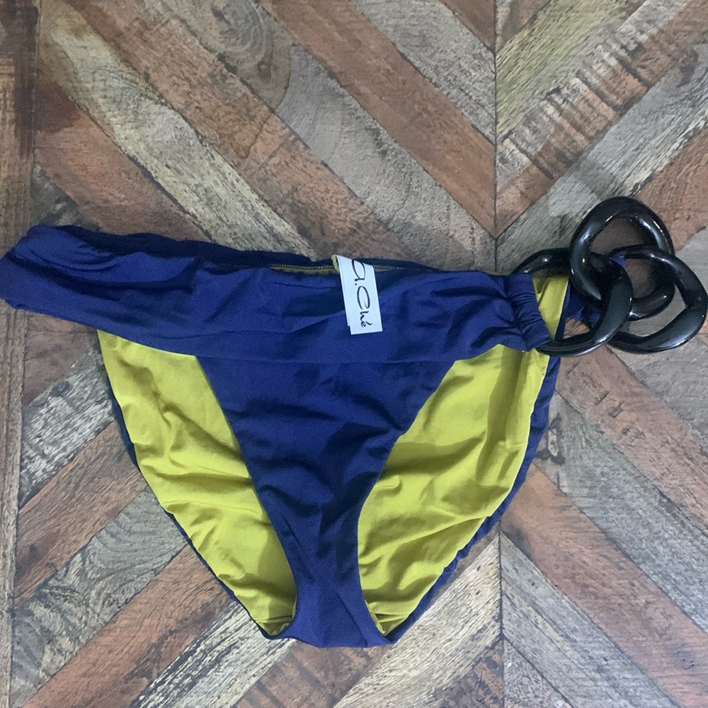 Ache hipster bikini bottoms size small . NWOT pretty pattern